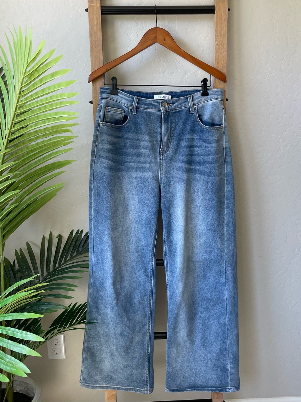 Wide-Leg Washed Blue Jeans - HDLTE